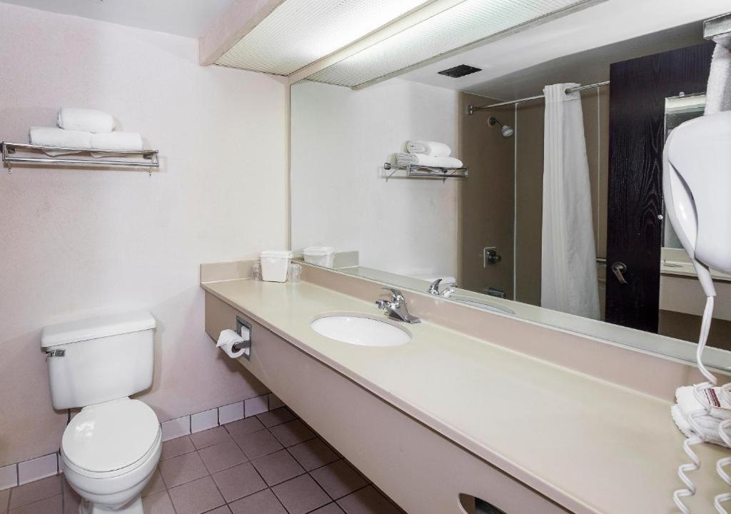 My Home & Suites Madison Ga Buitenkant foto